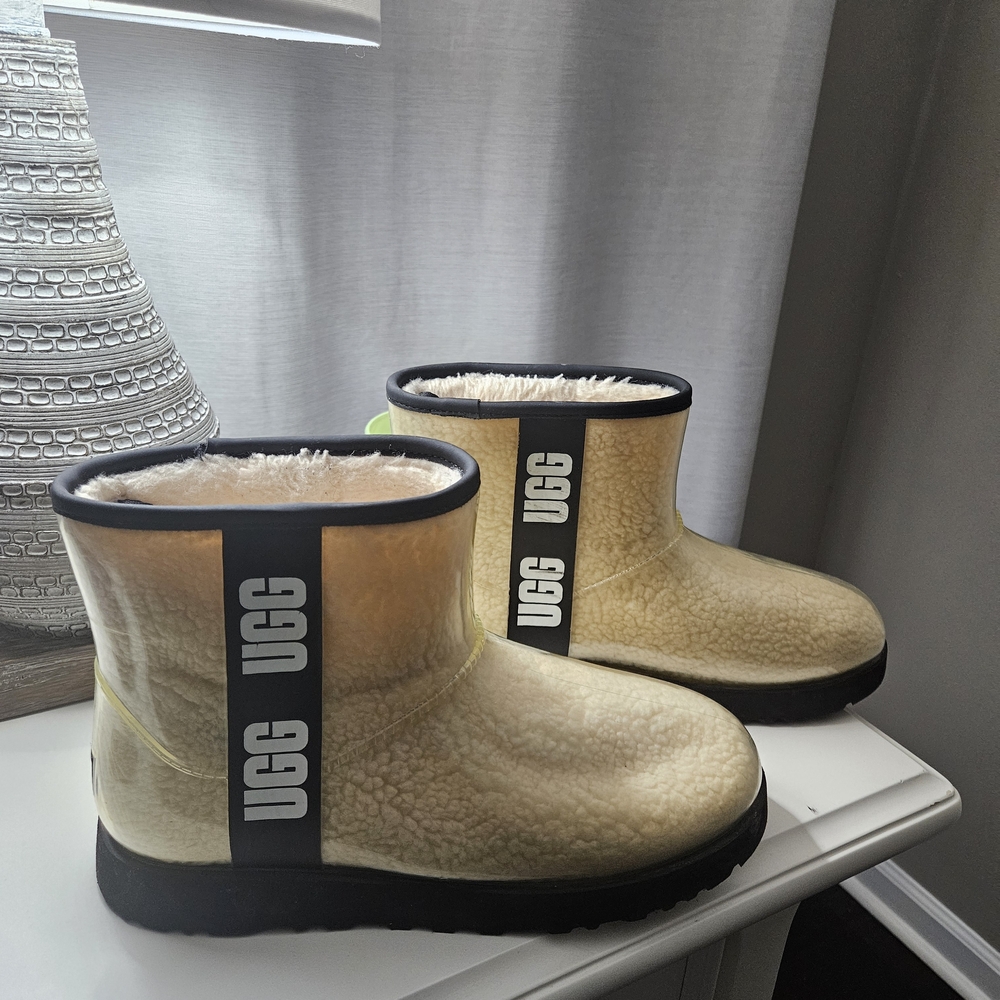UGG Shearling Lined Boots - Picture 3 of 8
